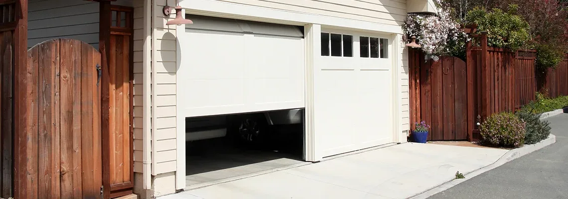 Repair Garage Door Won't Close Light Blinks in Greenacres, Florida